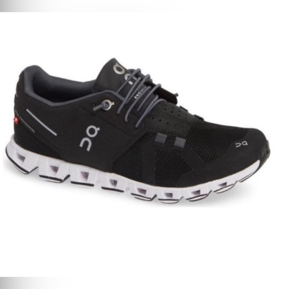 On Cloud Women’s Running Shoes Size 6.5
